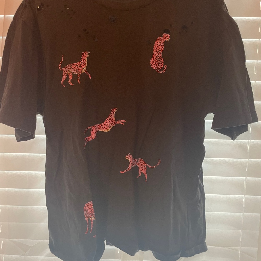black shirt with pink cheetah
